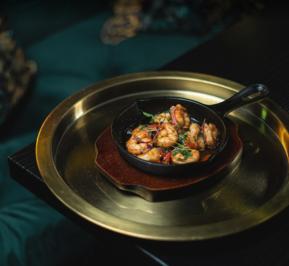 Sizzling prawn pil pil skillet
